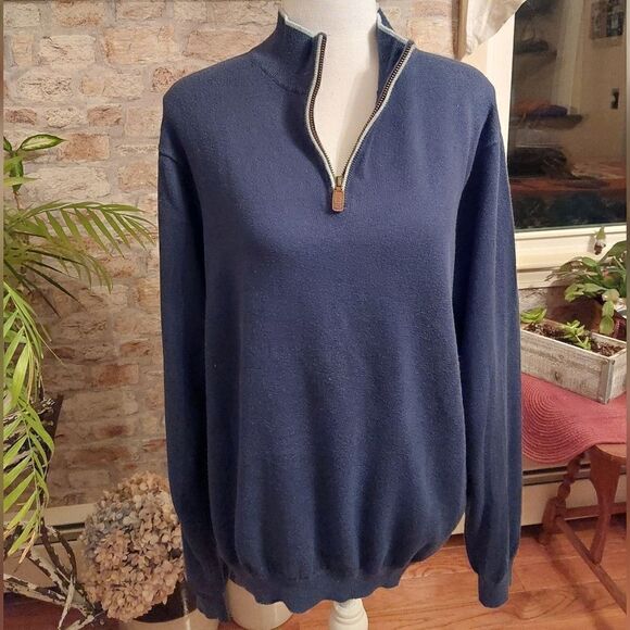 Vineyard Vines Other - Vineyard Vines men's size S dark blue sweater